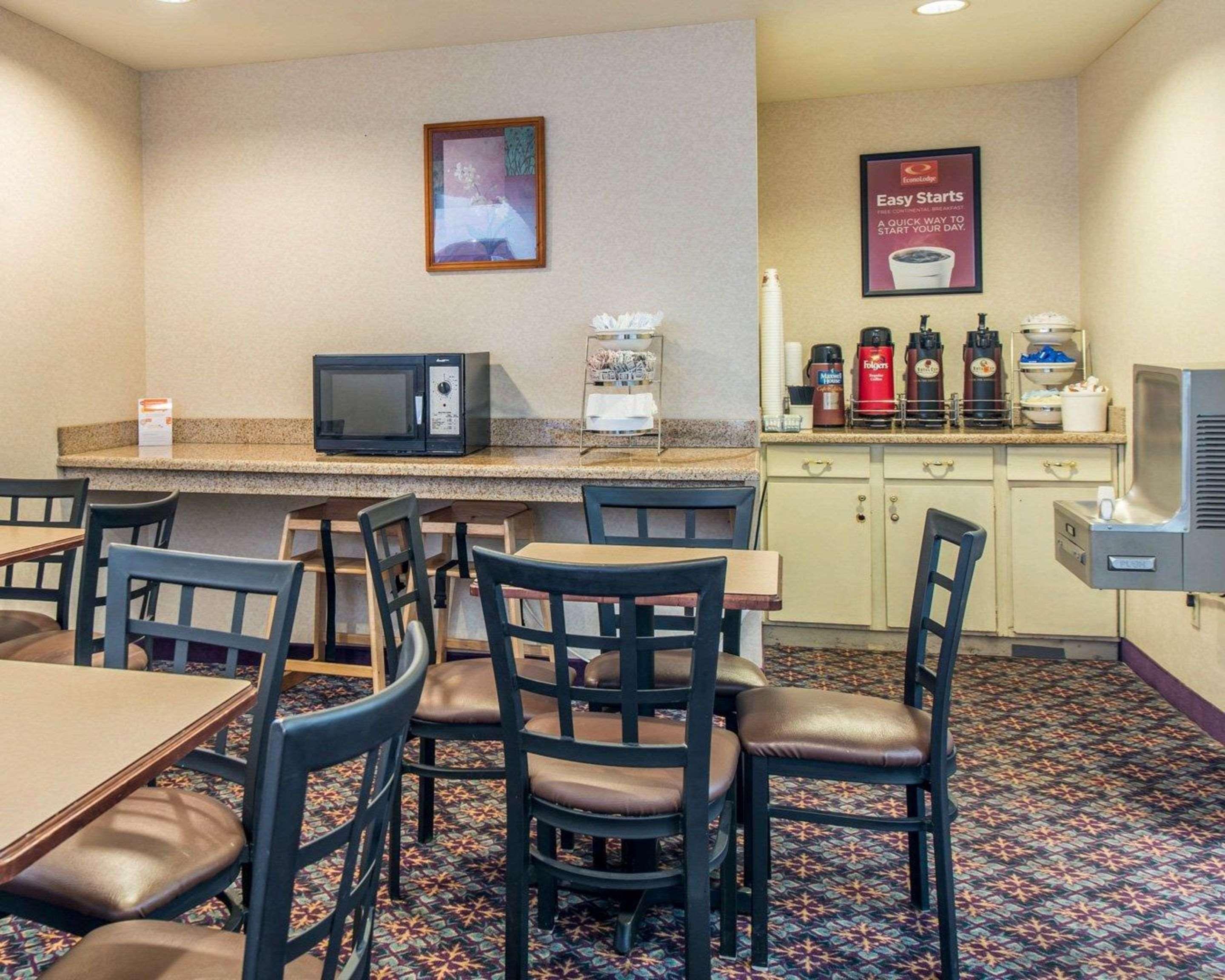 Econo Lodge North Academy Colorado Springs Exterior photo